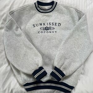 Sunkissed Coconut Gray Crewneck Sweatshirt – Small – Excellent